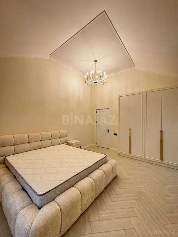 Satılır 5 otaqlı həyət evi 400 m²