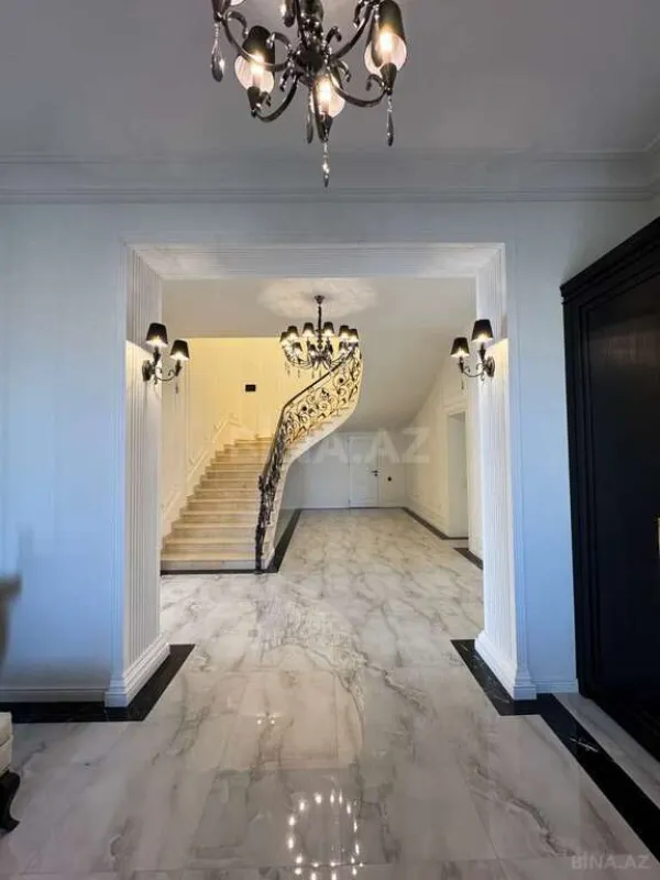 Satılır 5 otaqlı həyət evi 400 m²