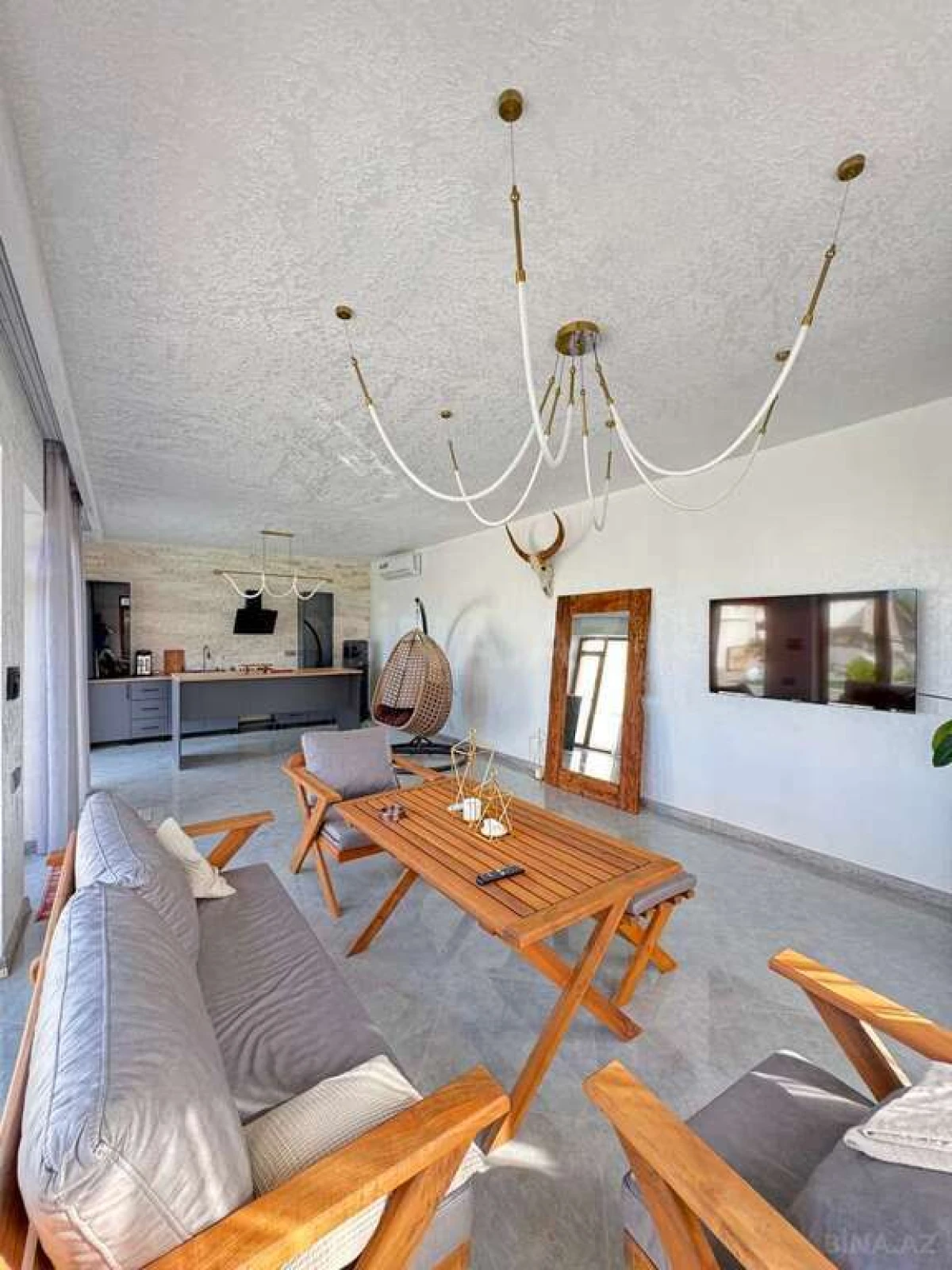 Satılır 5 otaqlı həyət evi 400 m²