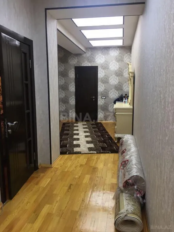 Satılır 2 otaqlı mənzil 102 m²
