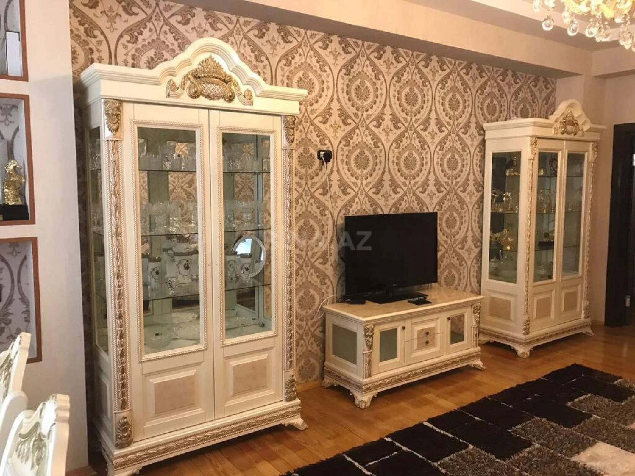 Satılır 2 otaqlı mənzil 102 m²