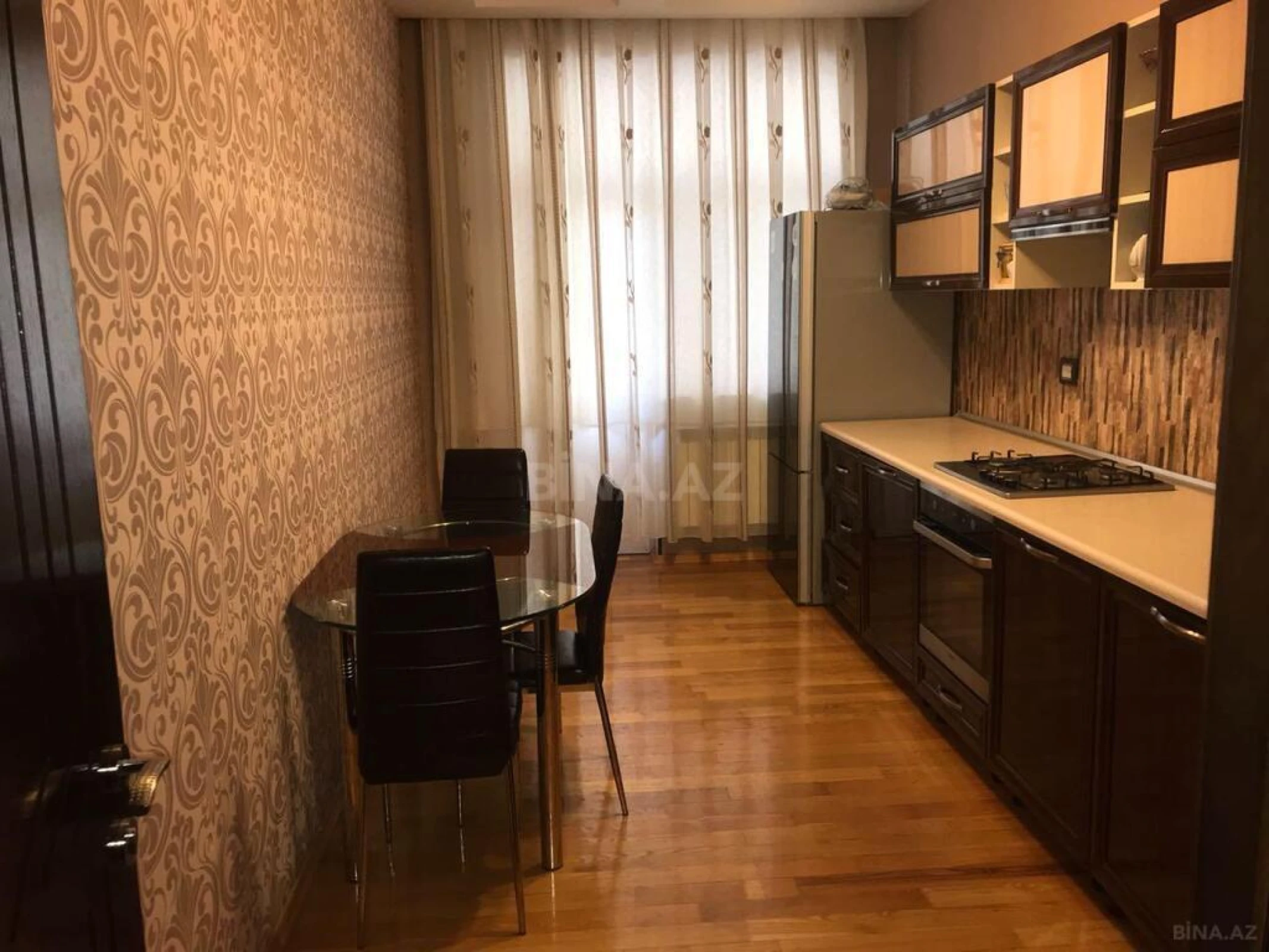 Satılır 2 otaqlı mənzil 102 m²