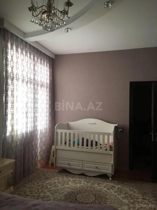 Satılır 2 otaqlı mənzil 102 m²