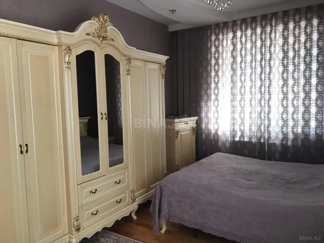 Satılır 2 otaqlı mənzil 102 m²