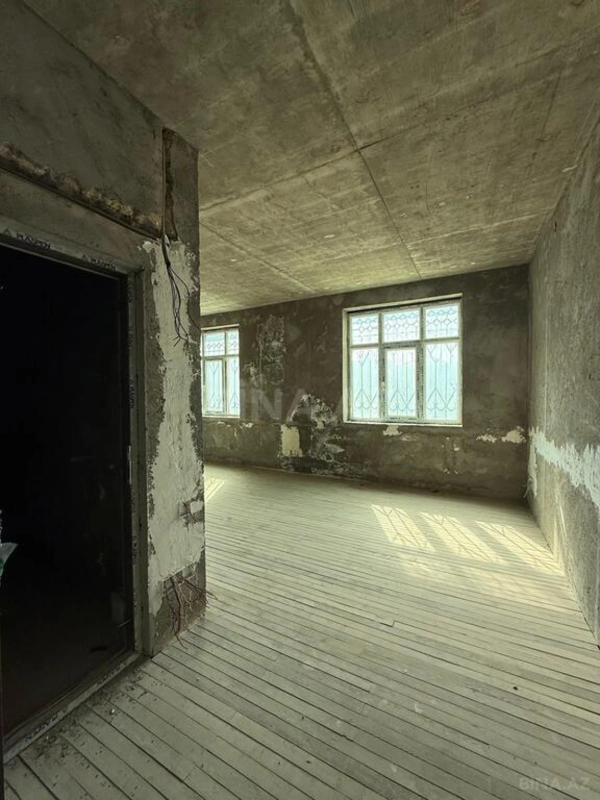 Satılır 15 otaqlı həyət evi 600 m²