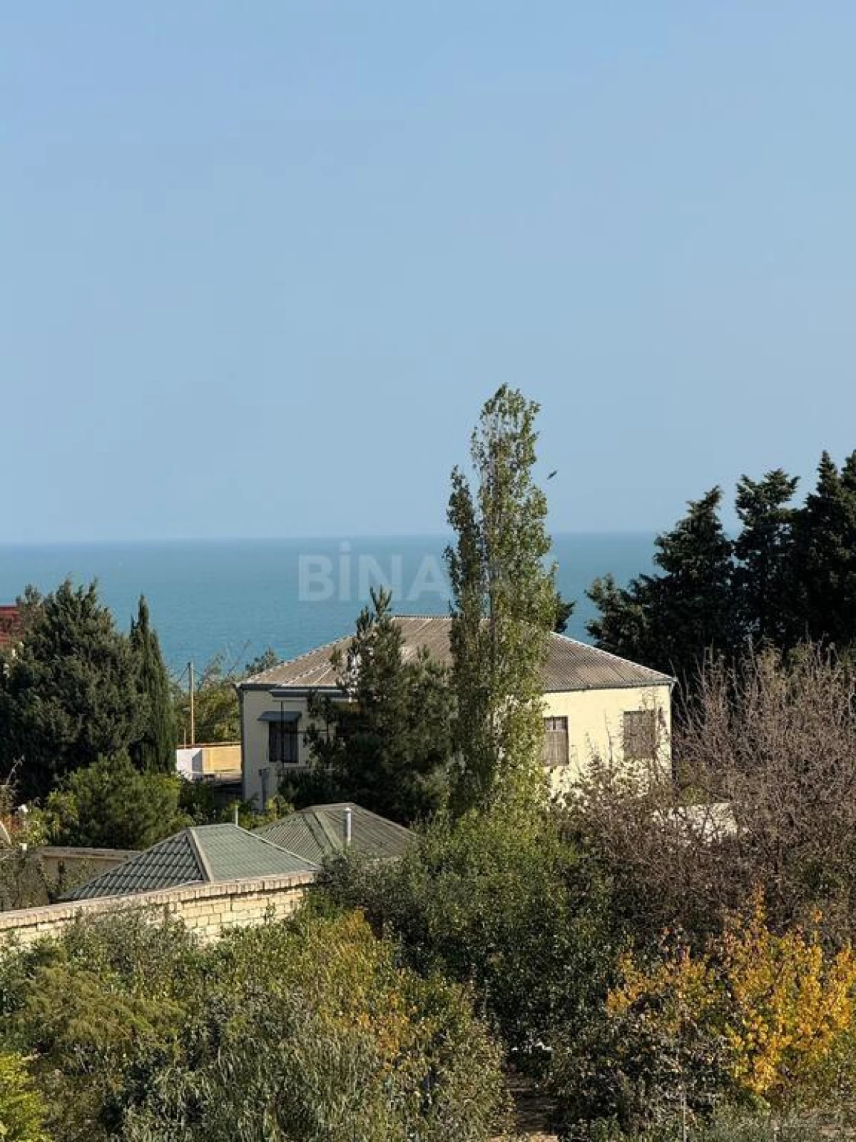 Satılır 15 otaqlı həyət evi 600 m²