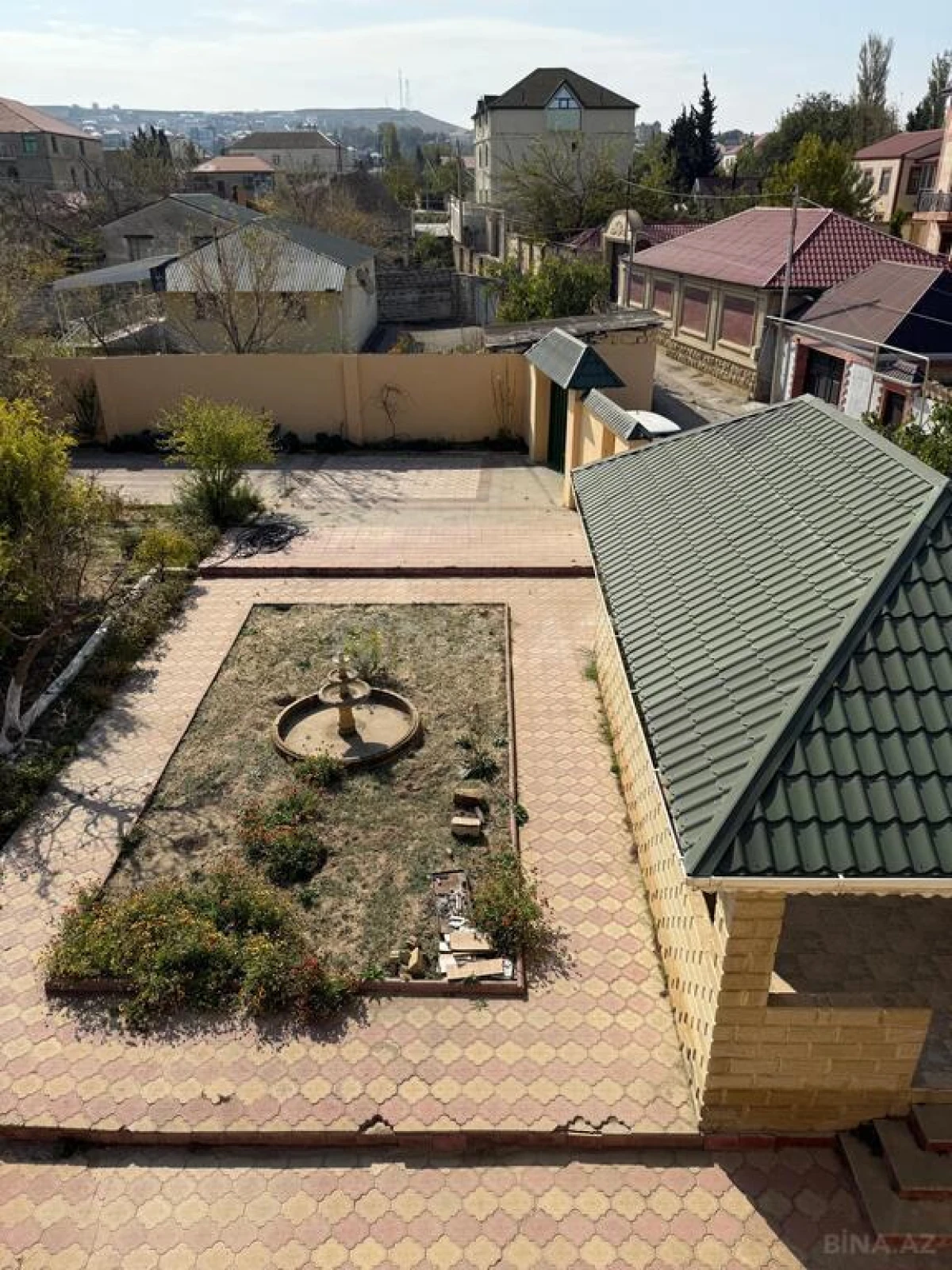 Satılır 15 otaqlı həyət evi 600 m²