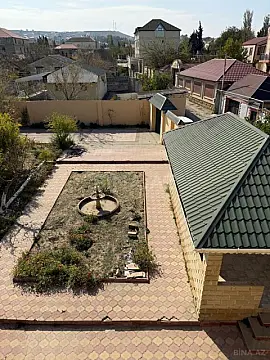 Satılır 15 otaqlı həyət evi 600 m²