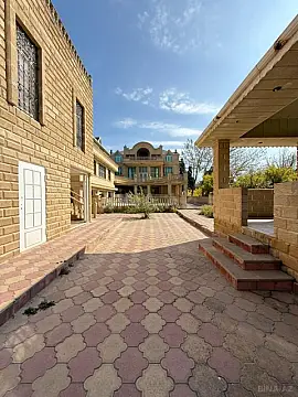 Satılır 15 otaqlı həyət evi 600 m²