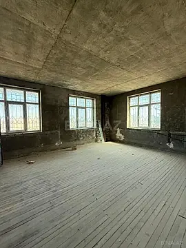 Satılır 15 otaqlı həyət evi 600 m²
