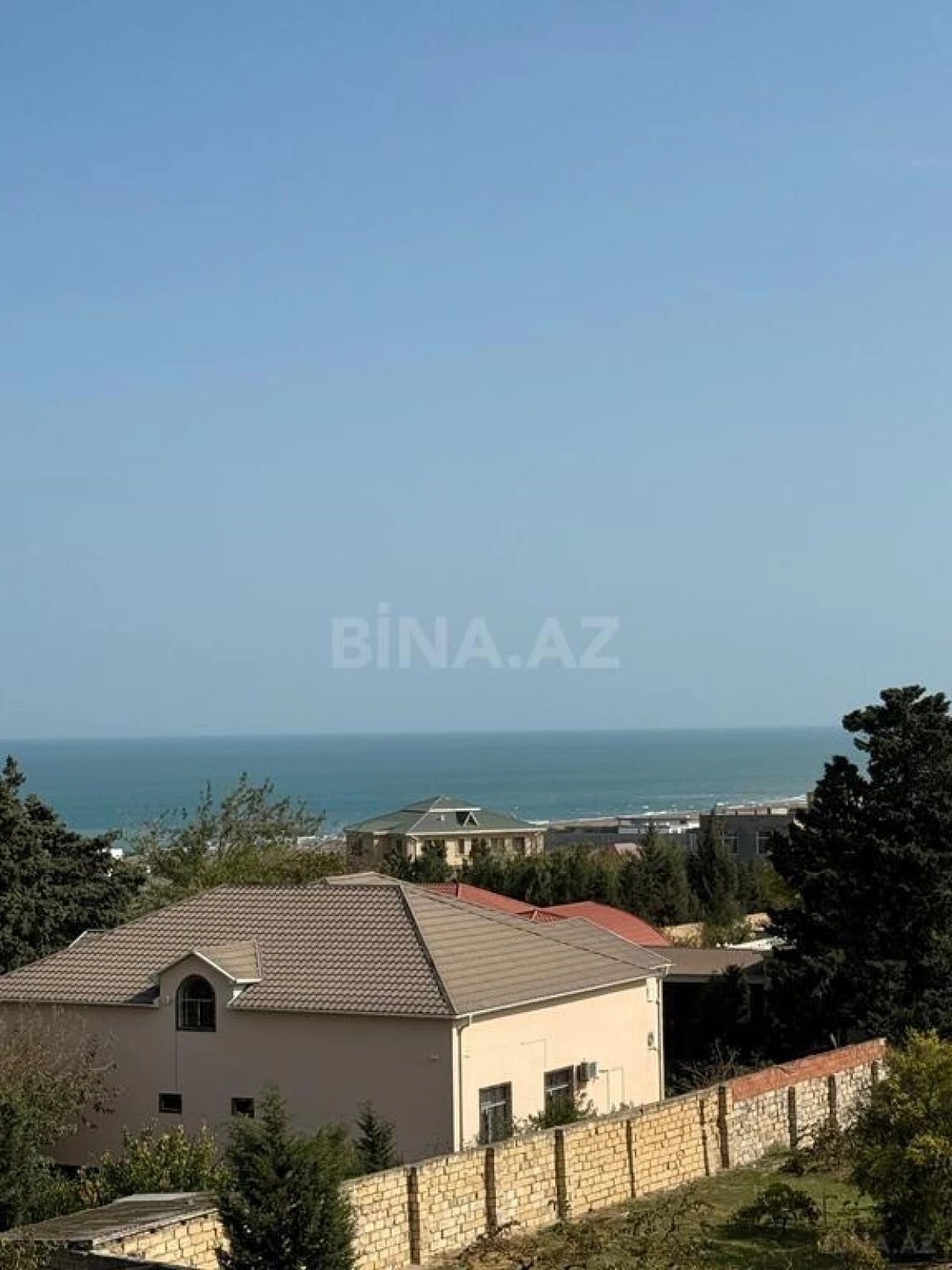 Satılır 15 otaqlı həyət evi 600 m²