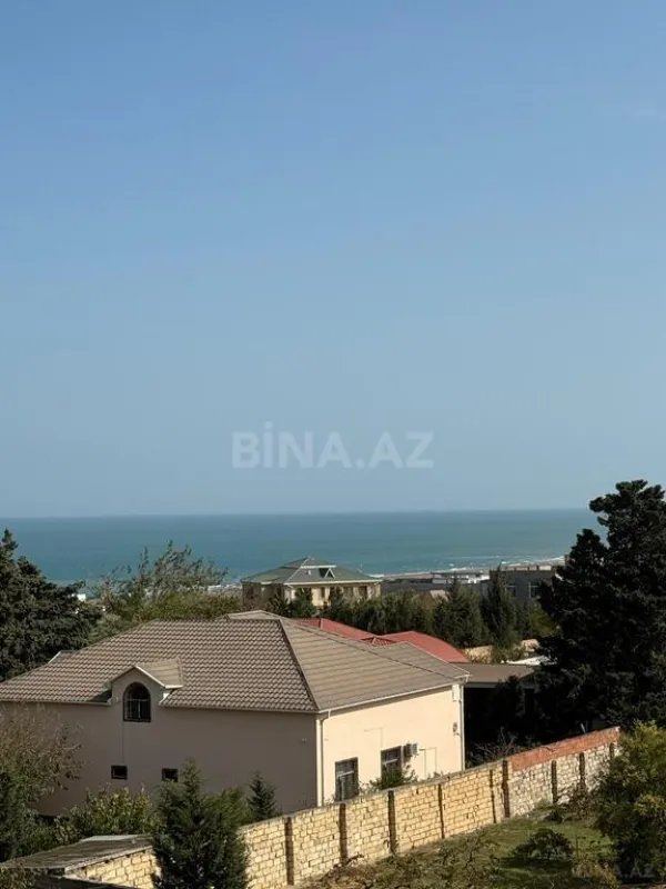 Satılır 15 otaqlı həyət evi 600 m²