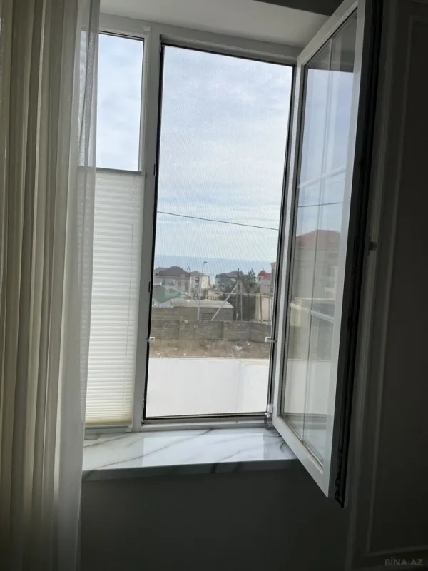 Satılır 3 otaqlı həyət evi 200 m²