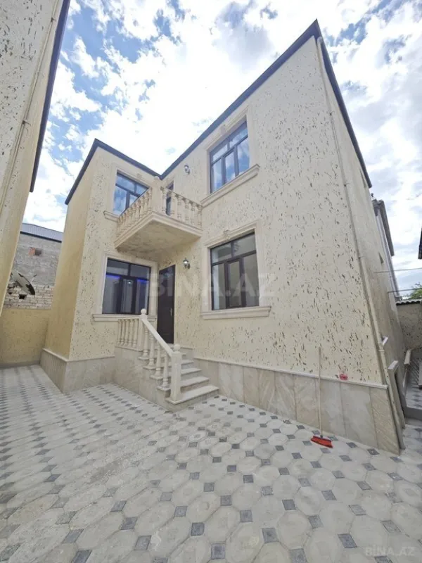 Satılır 5 otaqlı həyət evi 140 m²