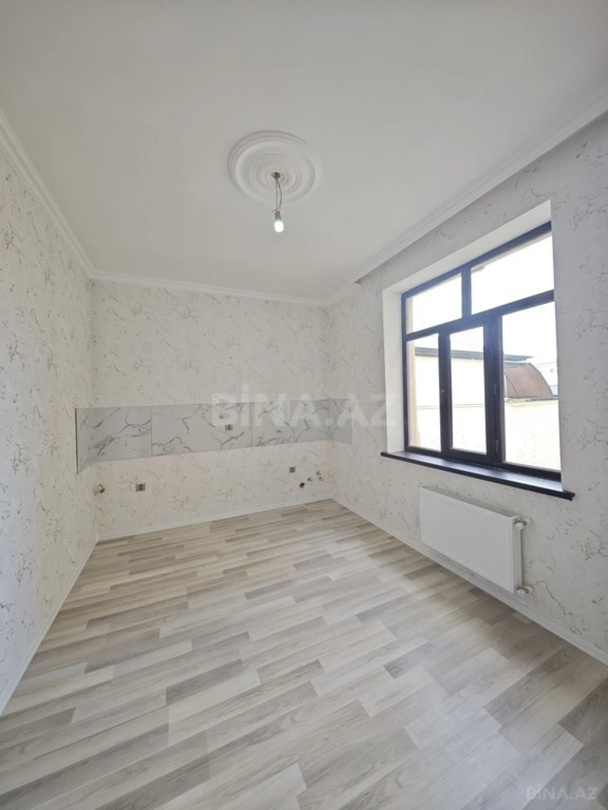 Satılır 5 otaqlı həyət evi 140 m²