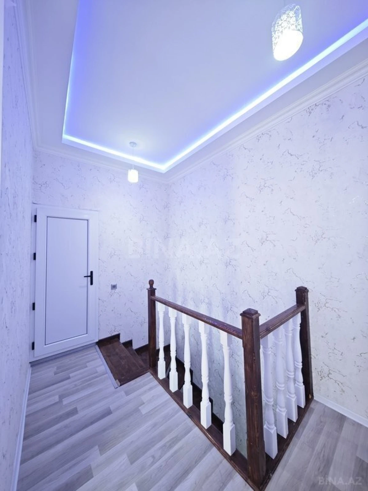 Satılır 5 otaqlı həyət evi 140 m²