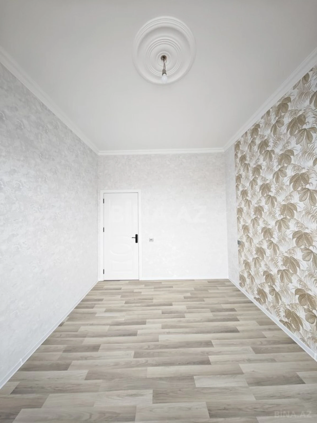 Satılır 5 otaqlı həyət evi 140 m²