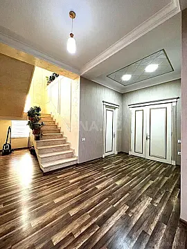 Satılır 6 otaqlı həyət evi 500 m²
