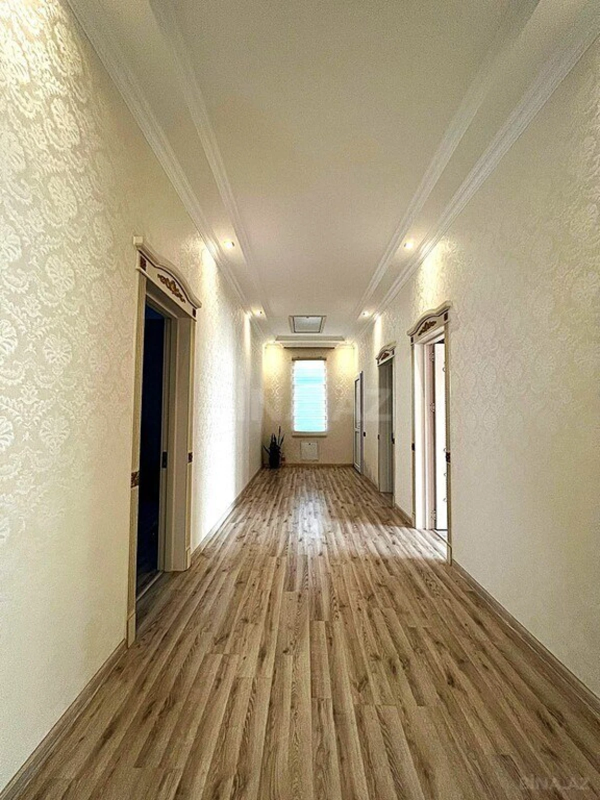 Satılır 6 otaqlı həyət evi 500 m²