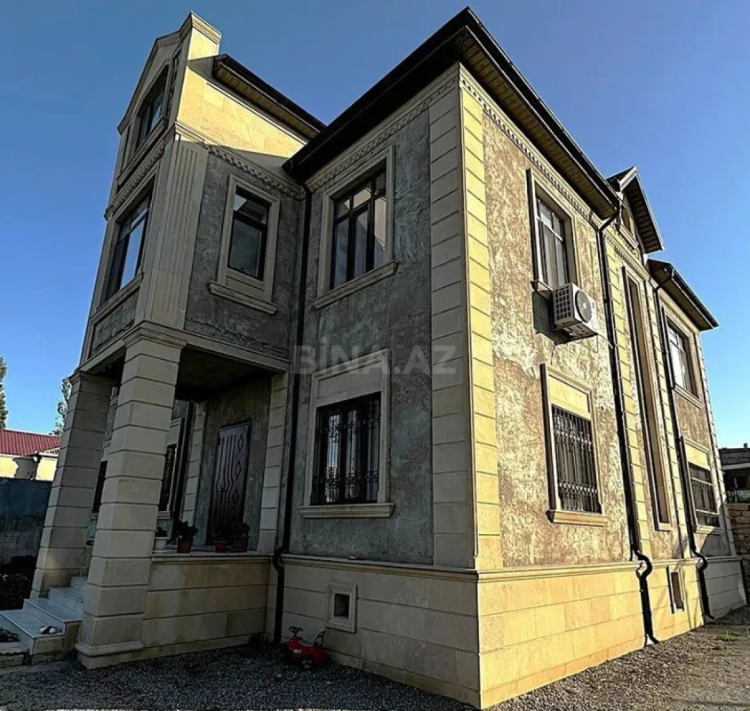 Satılır 6 otaqlı həyət evi 500 m²