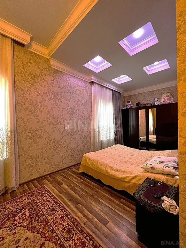 Satılır 6 otaqlı həyət evi 500 m²