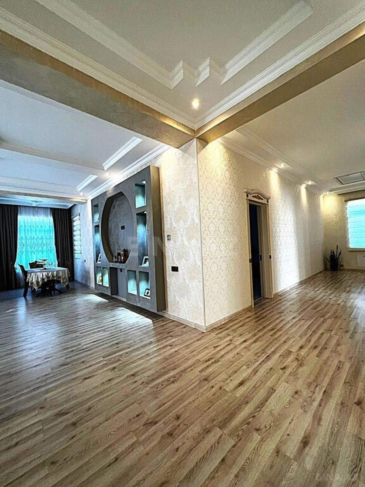 Satılır 6 otaqlı həyət evi 500 m²