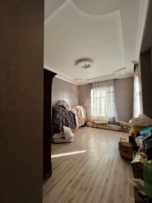 Satılır 6 otaqlı həyət evi 500 m²