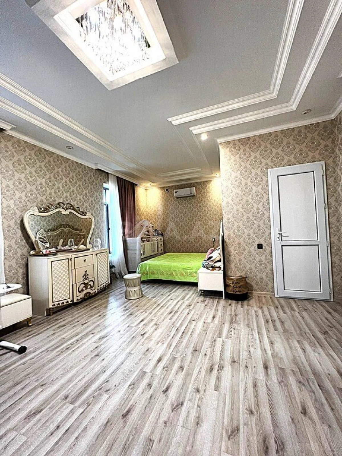 Satılır 6 otaqlı həyət evi 500 m²