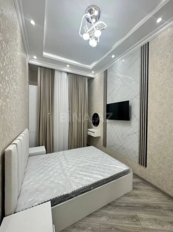 Satılır 4 otaqlı mənzil 186 m²
