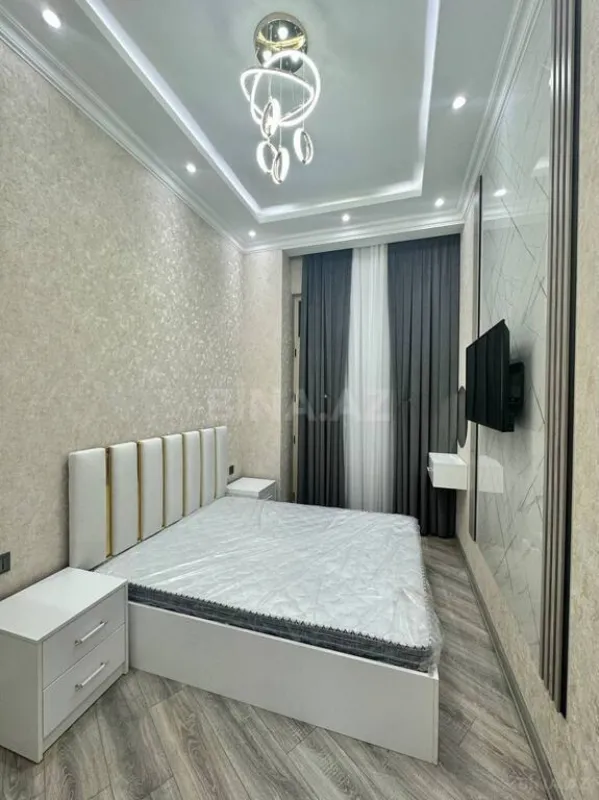 Satılır 4 otaqlı mənzil 186 m²