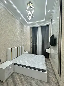 Satılır 4 otaqlı mənzil 186 m²