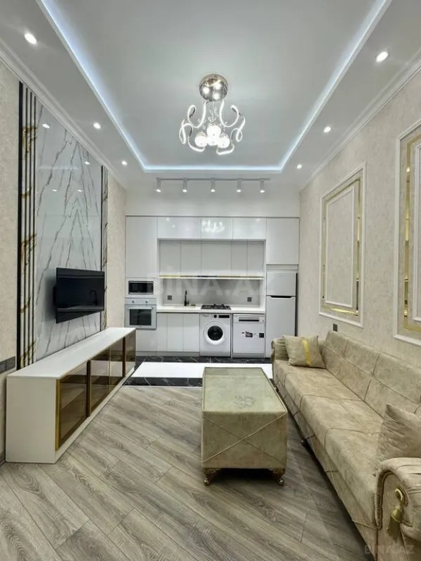 Satılır 4 otaqlı mənzil 186 m²