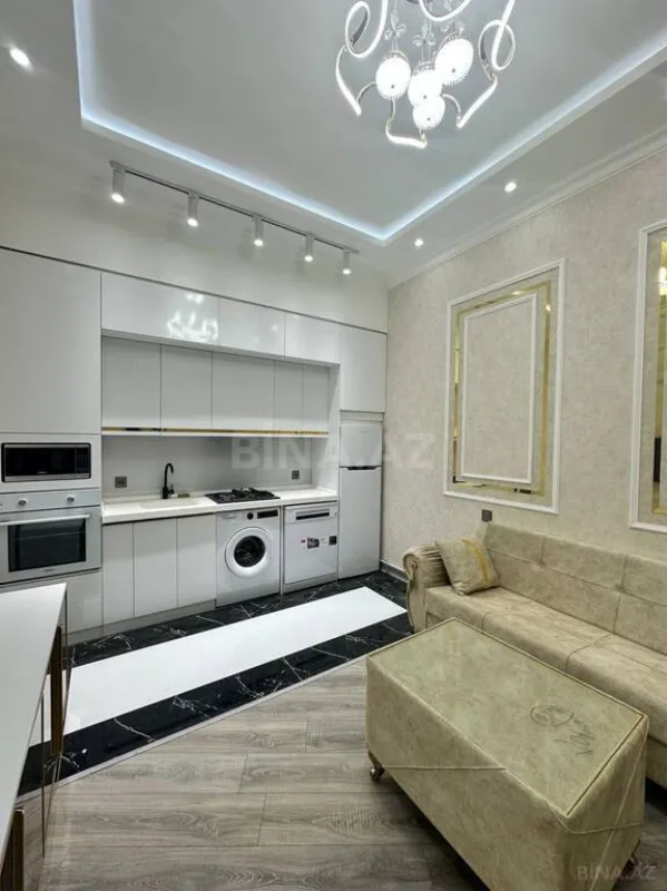 Satılır 4 otaqlı mənzil 186 m²