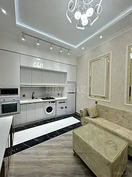 Satılır 4 otaqlı mənzil 186 m²