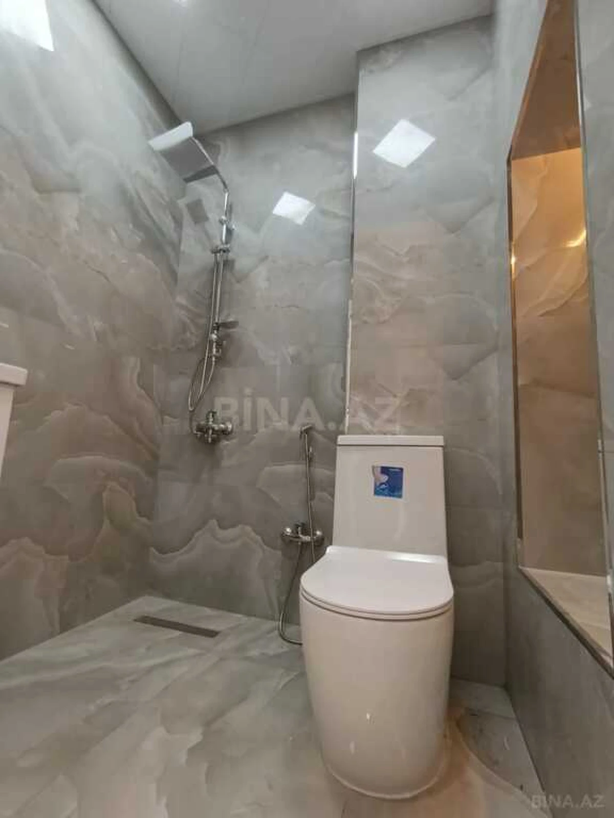 Kirayə verilir 2 otaqlı mənzil 50 m²