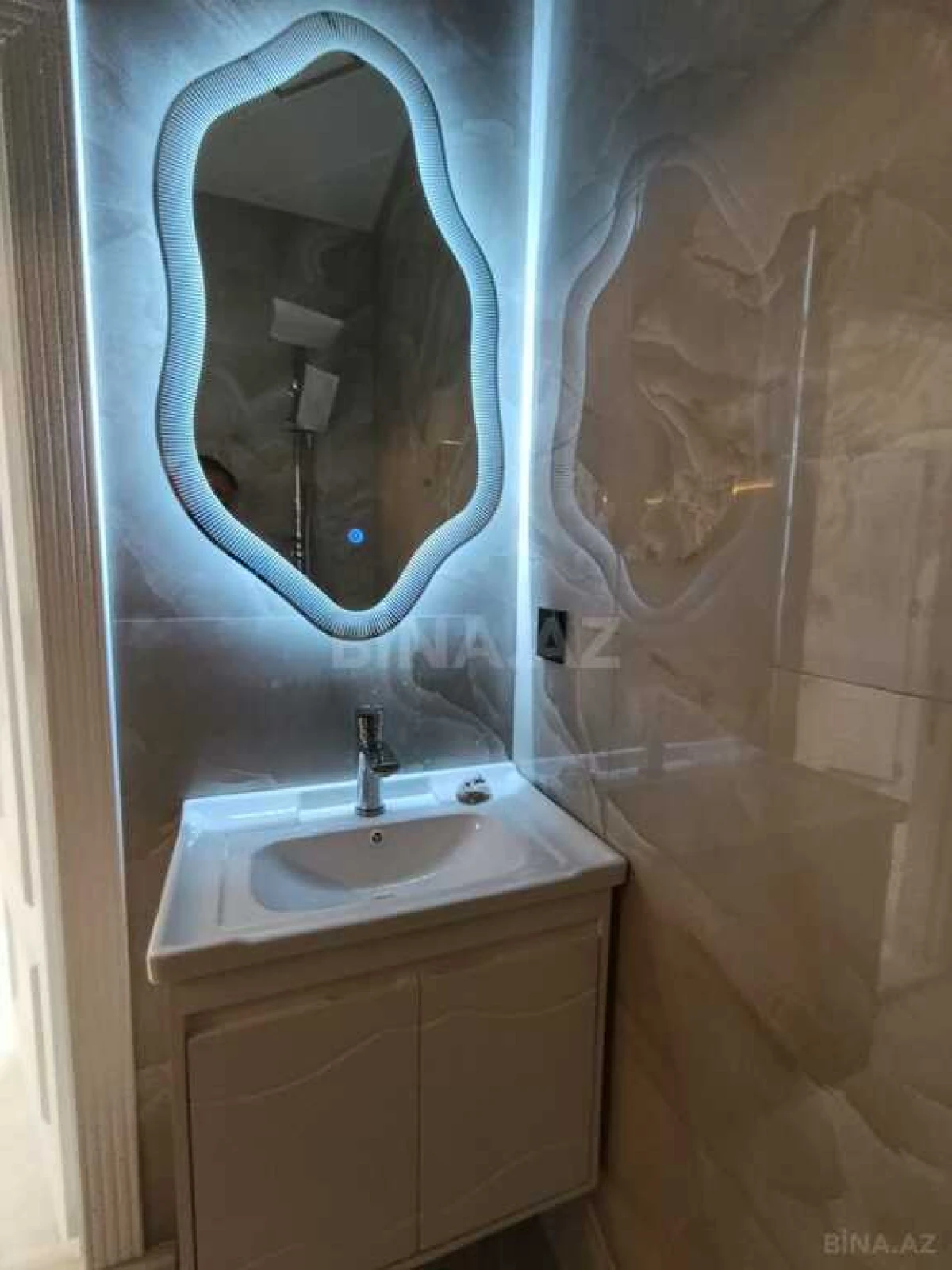 Kirayə verilir 2 otaqlı mənzil 50 m²