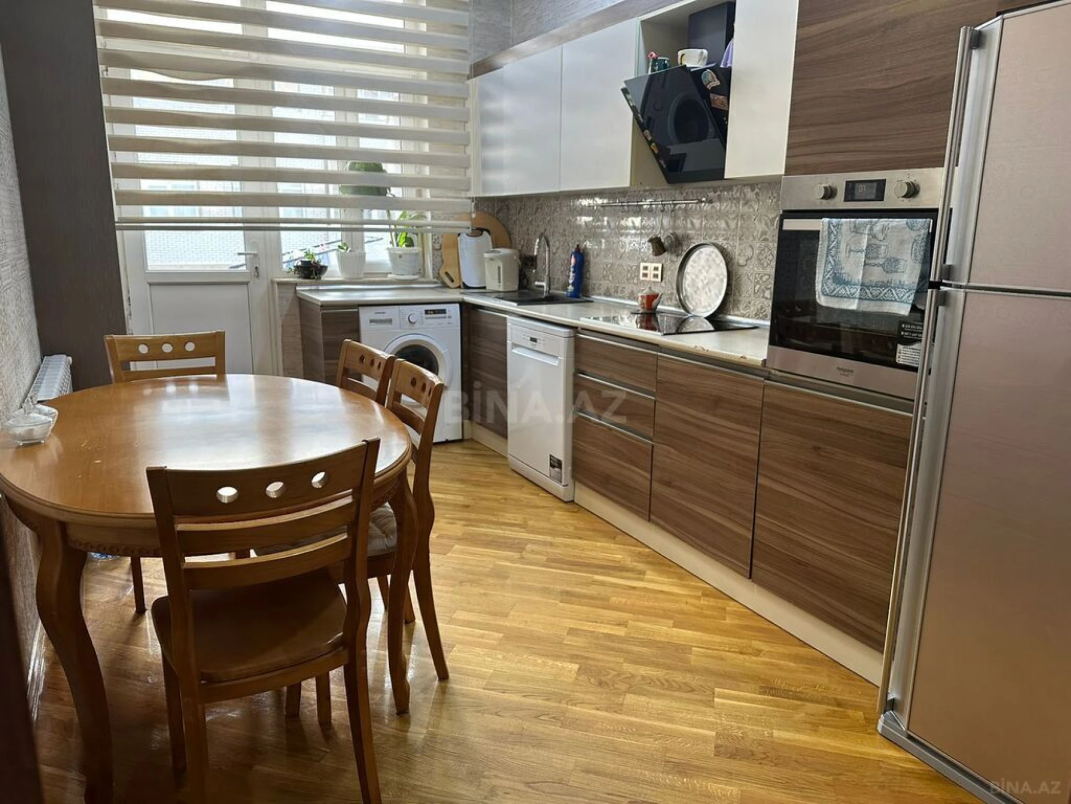 Satılır 3 otaqlı mənzil 120 m²