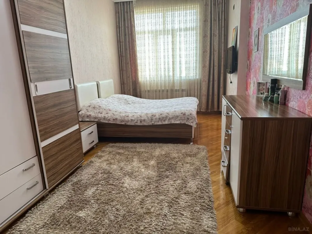 Satılır 3 otaqlı mənzil 120 m²