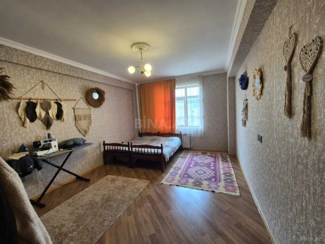Satılır 3 otaqlı mənzil 125 m²