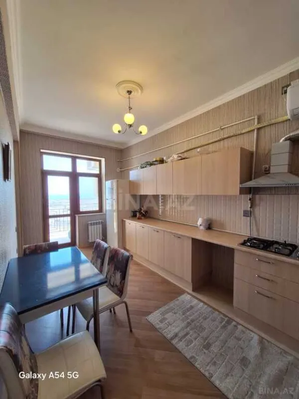 Satılır 3 otaqlı mənzil 125 m²