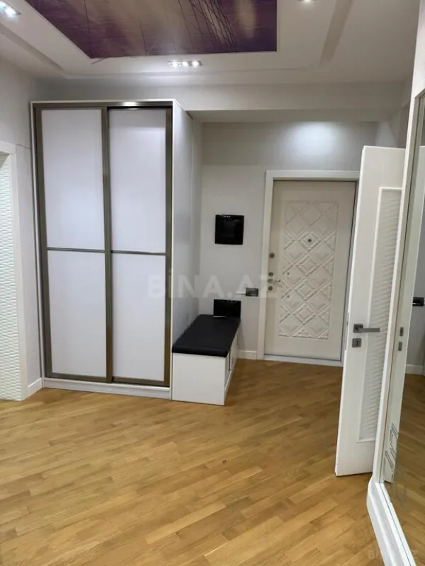 Kirayə verilir 3 otaqlı ofis 130 m²