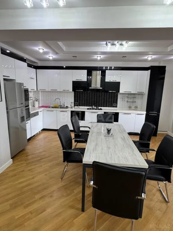 Kirayə verilir 3 otaqlı ofis 130 m²