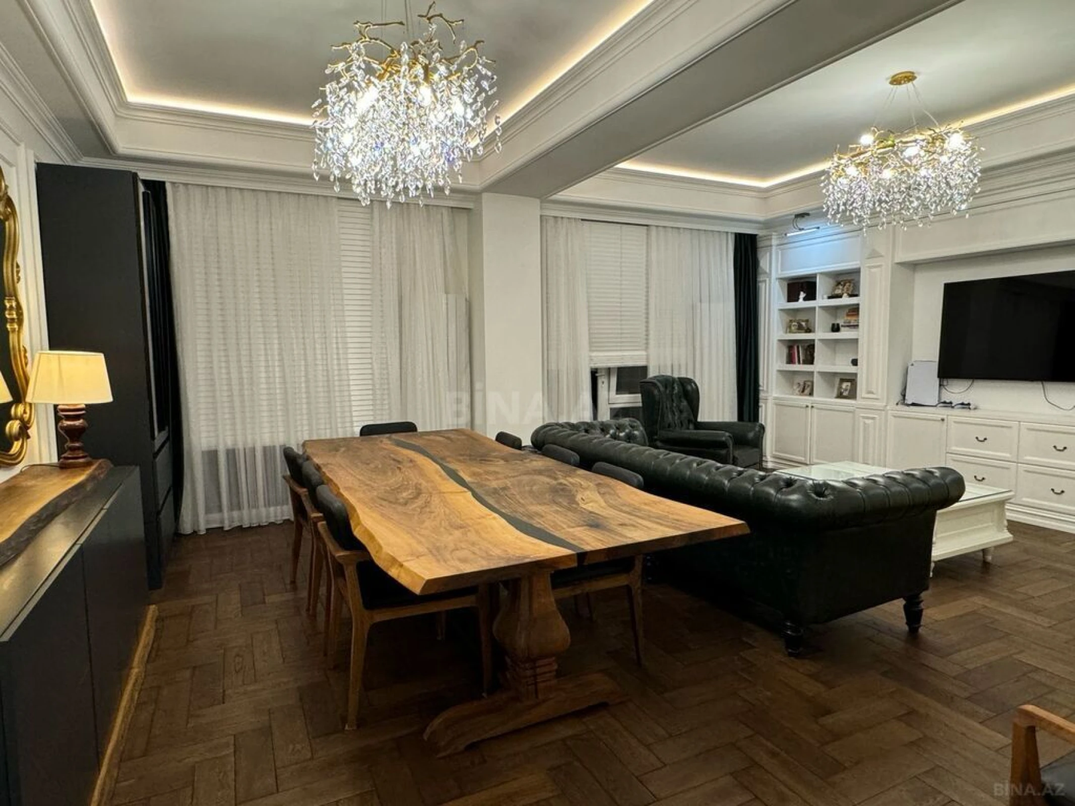 Satılır 3 otaqlı mənzil 141 m²