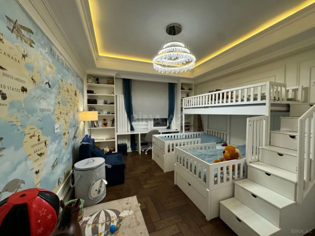 Satılır 3 otaqlı mənzil 141 m²