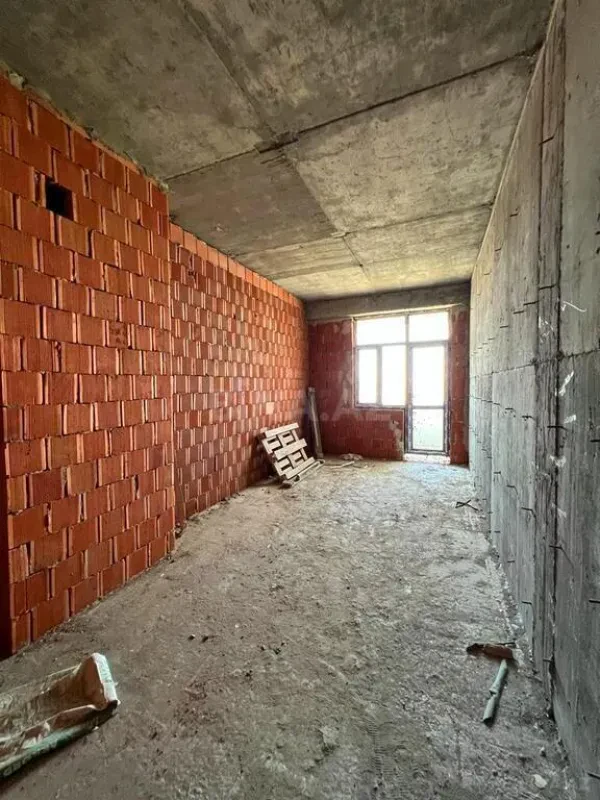 Satılır 1 otaqlı mənzil 71 m²