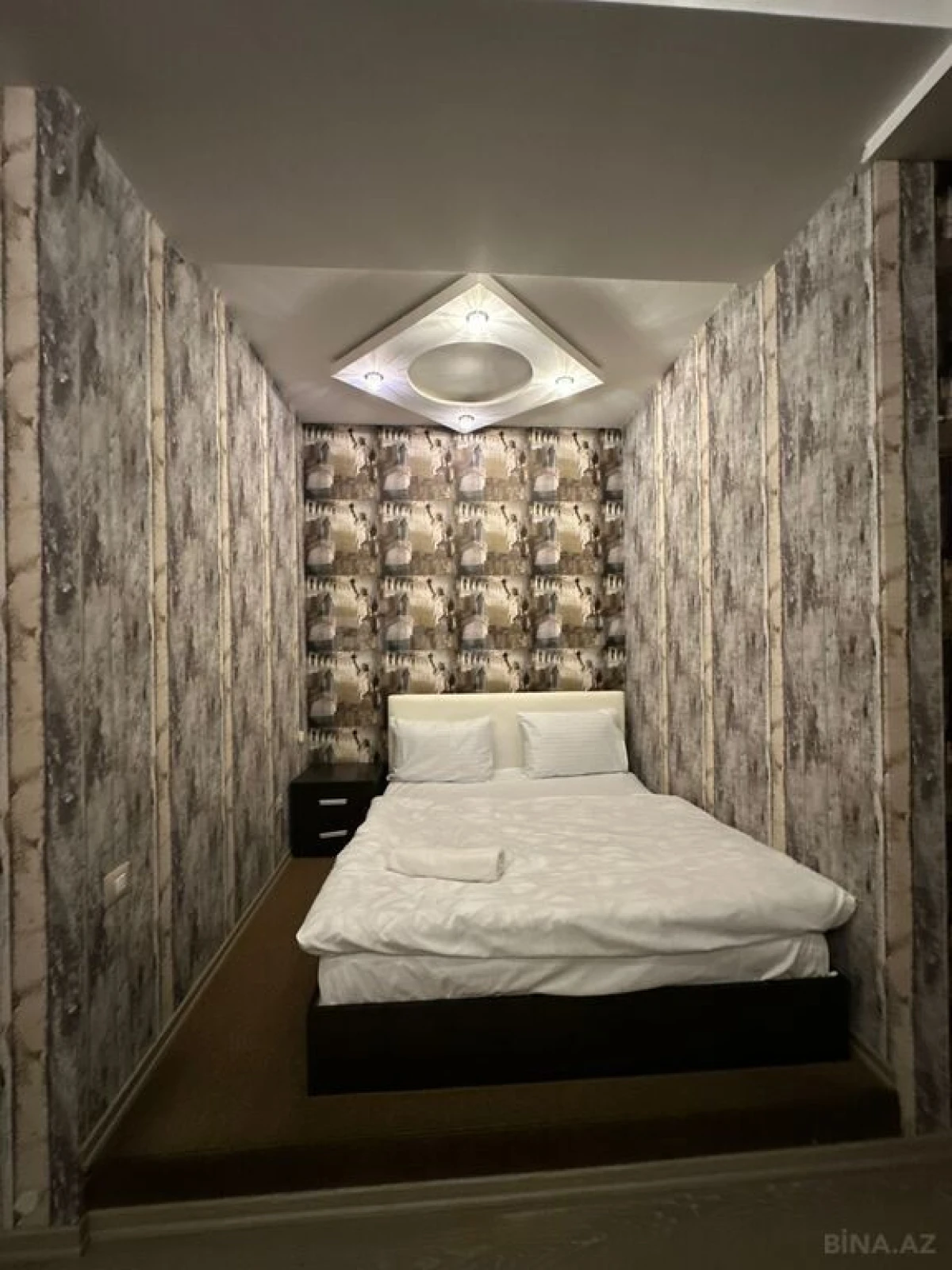 Satılır 4 otaqlı mənzil 176 m²