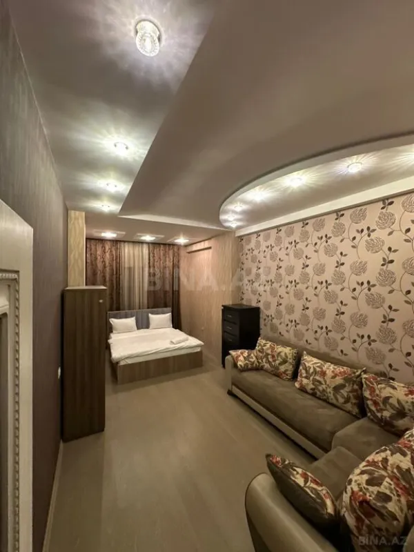 Satılır 4 otaqlı mənzil 176 m²