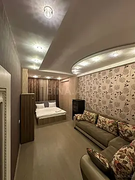 Satılır 4 otaqlı mənzil 176 m²