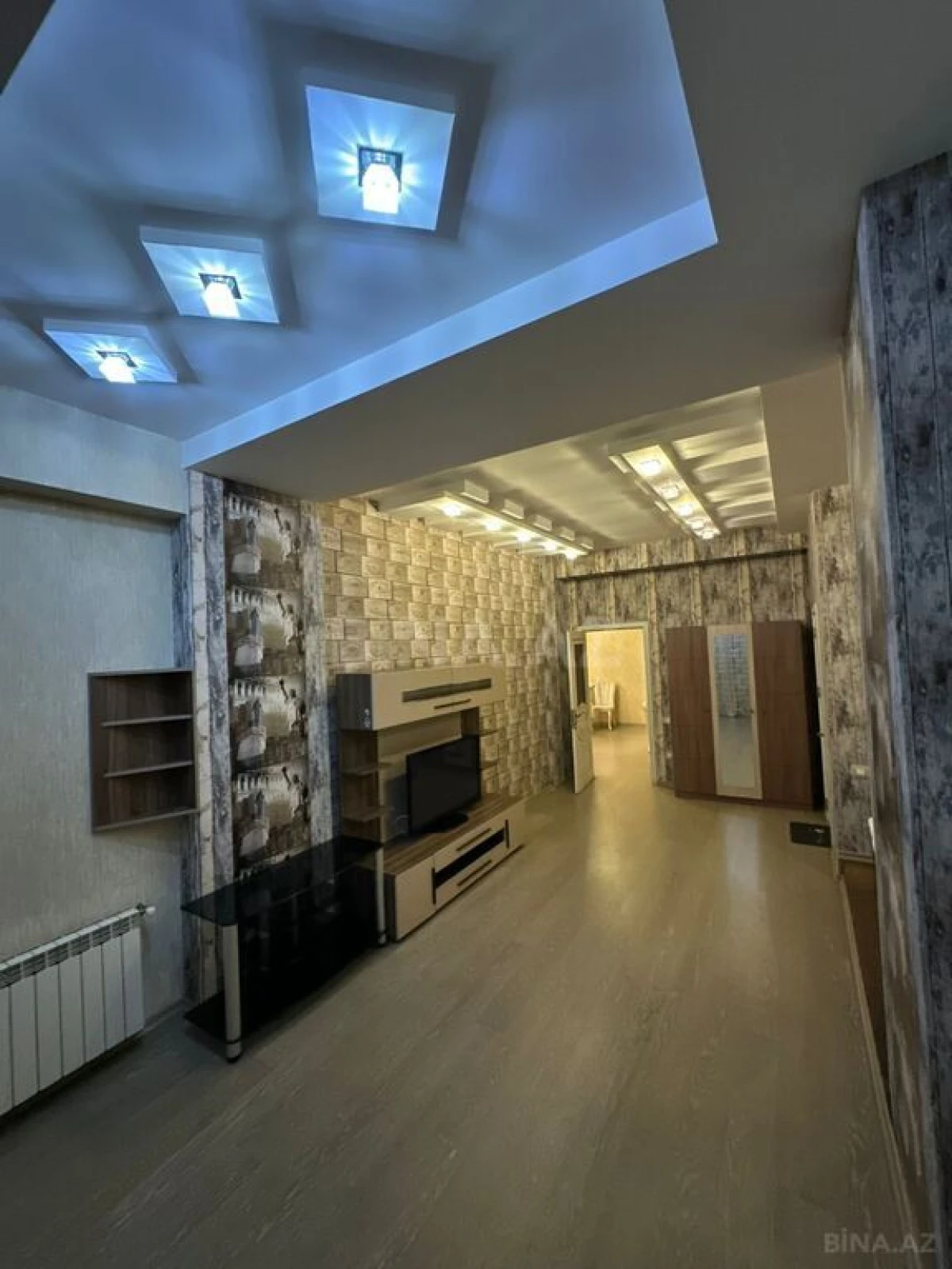 Satılır 4 otaqlı mənzil 176 m²