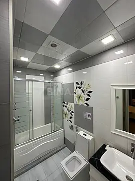 Satılır 4 otaqlı mənzil 176 m²